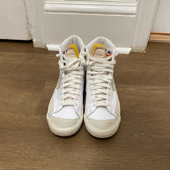 Nike Blazers (M8, W9/9.5) - Picture 2 of 5